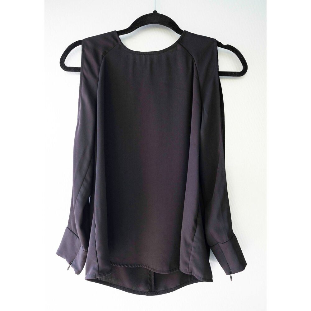 Aijek Split Sleeve Black Zipper Cuff Cold Shoulder Black Blouse Top sz 2-4